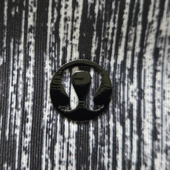 Lululemon Hot To Street Crop - 4 Heat Wave White Black / Black *Small flaw - Picture 7 of 8